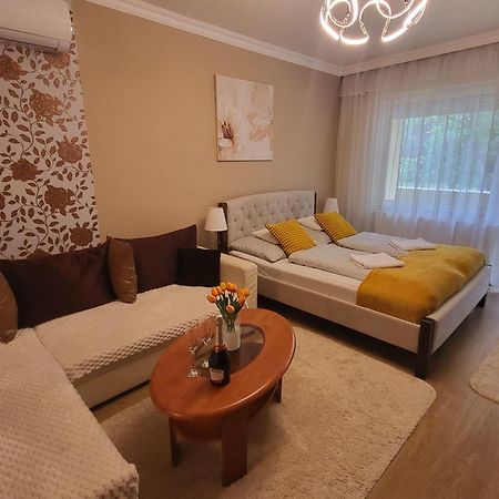 Jókai Apartman Szarvas Bagian luar foto
