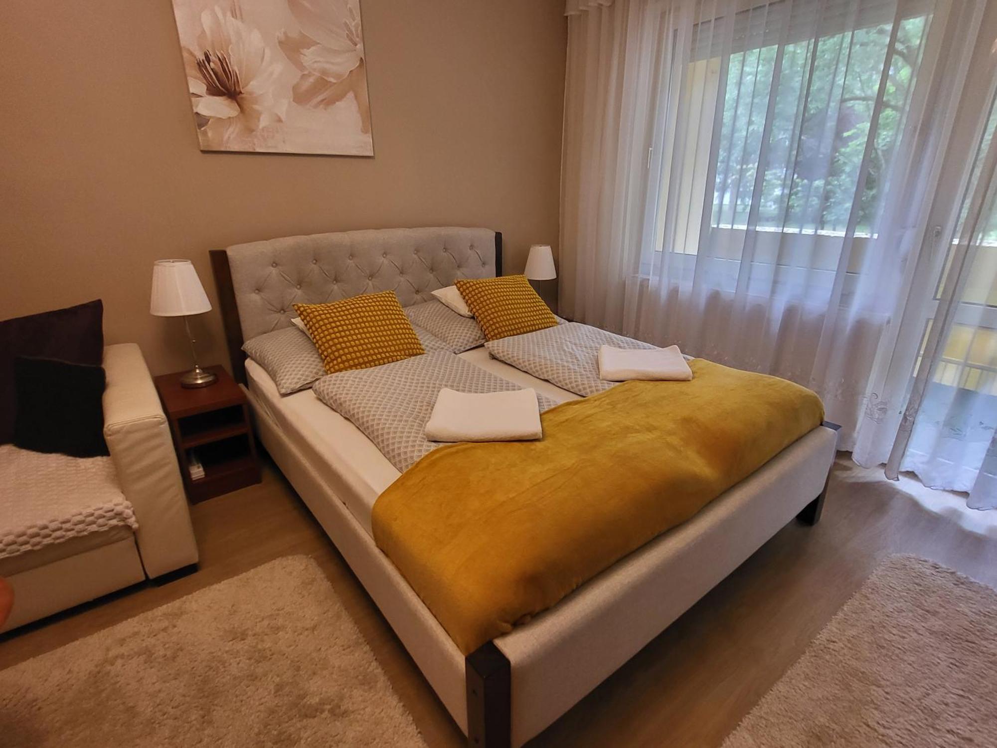 Jókai Apartman Szarvas Bagian luar foto